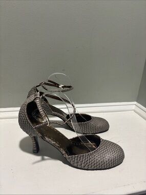 Novella Women's Taupe Faux Snake Skin Textured Ankle-Strap Heels-size 11